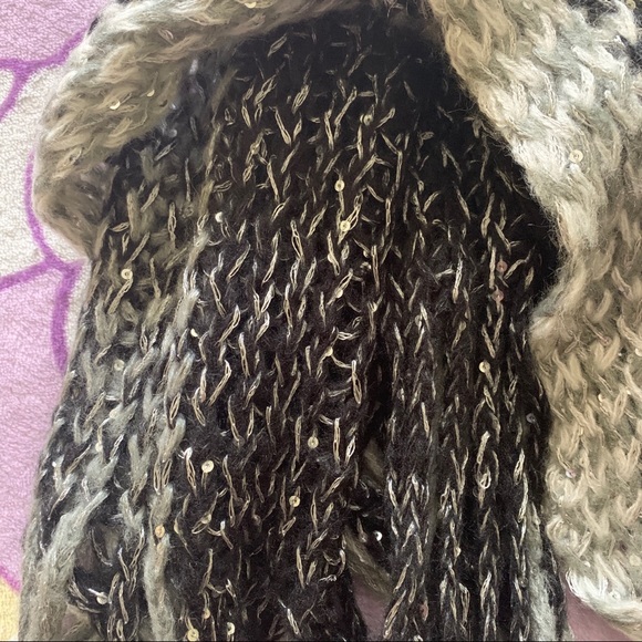 Scarf - Picture 5 of 5